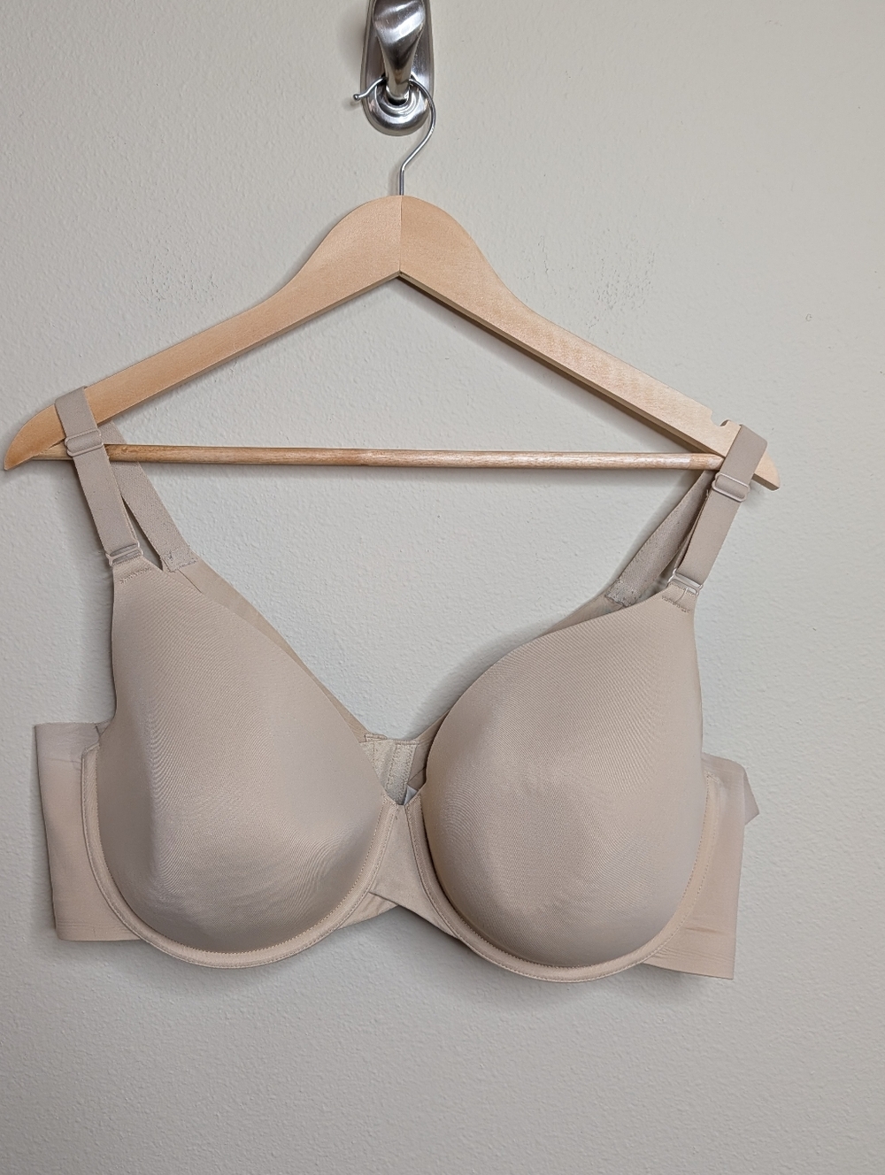 Cacique 44D Nude Lightly Lined Full‎ Coverage Bra